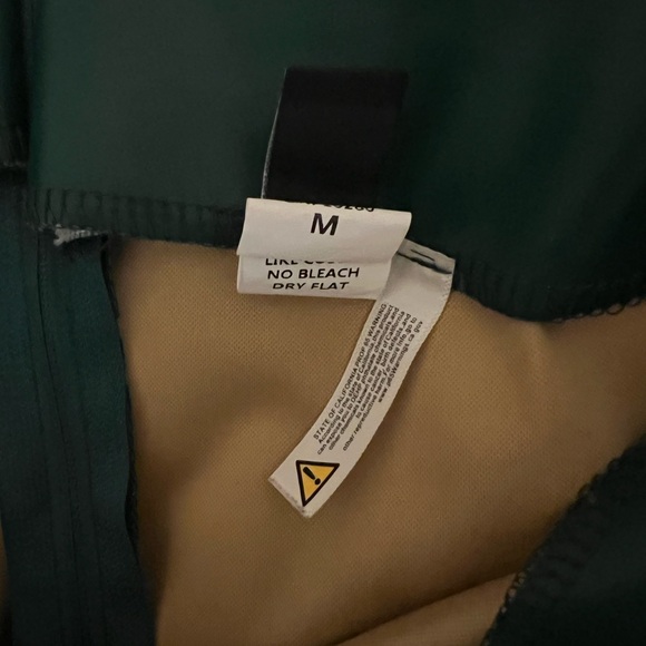 Windsor Skirt Size medium.. perfect for the holiday season - Picture 11 of 11